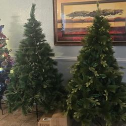 BRAND NEW IN BOX   Ultra Full & Fluffy Green Artificial Christmas Trees &  Stand 7' Arbol De Navidad Holiday Decor Indoor Outdoor Xmas Tree Plush Gree