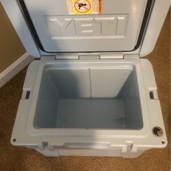 35 Liter Yeti Cooler