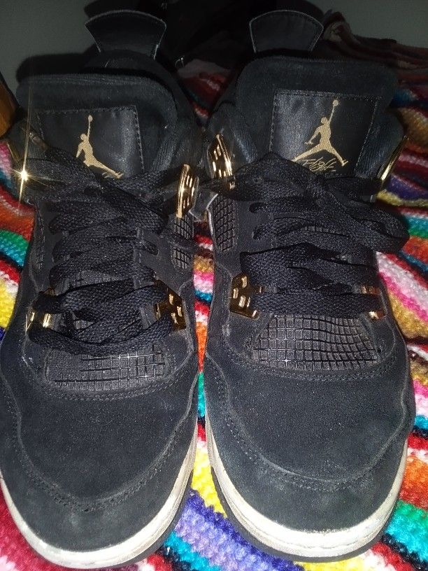 Jordan 4 Retro Royalty