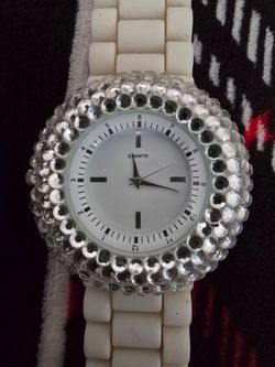 Women watch nice