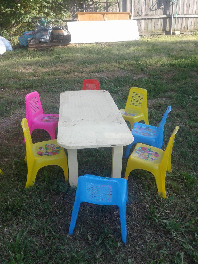 1 , sets ... kids table and. Chairs $15 each the green one