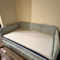Daybed And Mattress 