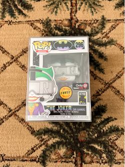 Funko Pop! Heroes: DC Comics - The Joker (Gamer) (Chase) (GameStop Exclusive)