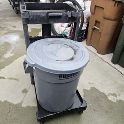 Rubbermaid Janitor Cart 