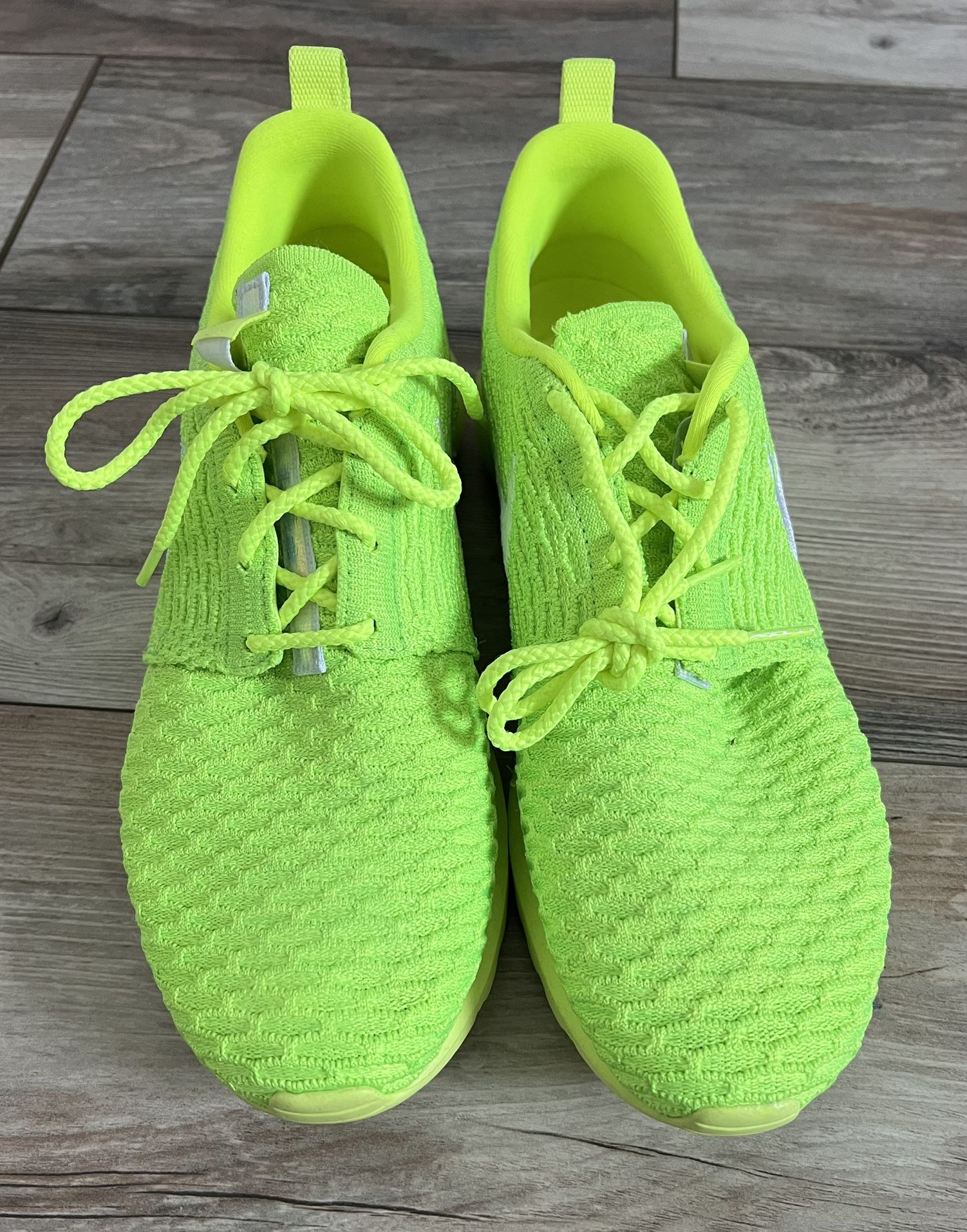 New Men’s Nike Running Shoes-size 10