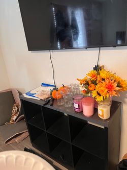 black cubicle