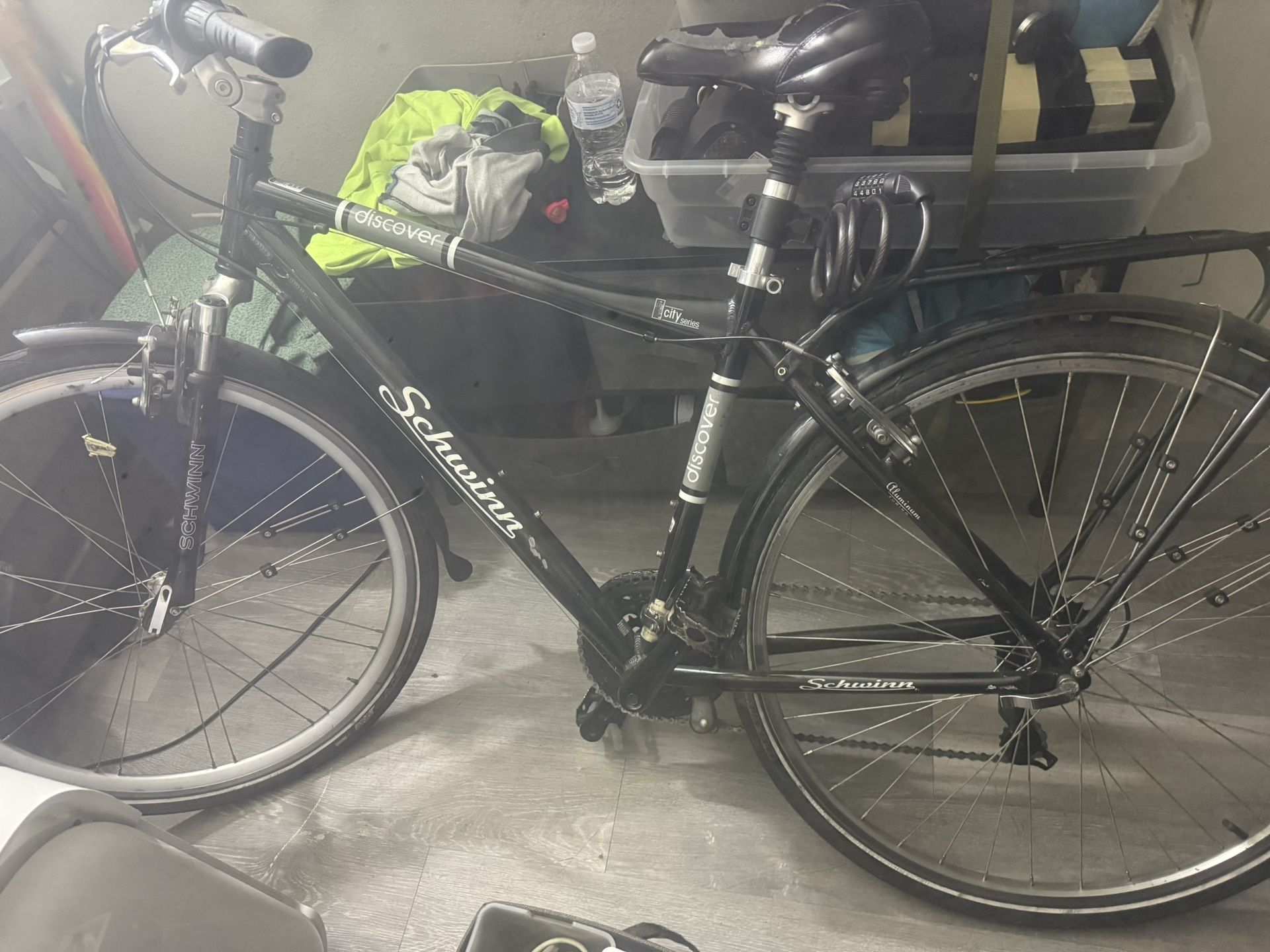 Schwinn Hybrid Discover Bike