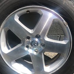 Toyo Tires Like New Set Of 4 With Rims