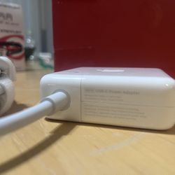 Apple (96W) USB-C 🔋POWER  ADAPTER 🔌