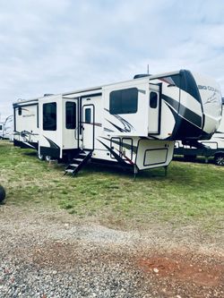 FOR SALE! 43FT FIFTH WHEEL RV – $65,000 FIRM