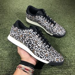 Reebok Princess Womens Size 10.5 Leopard Training Sneakers Shoes GZ8648. 