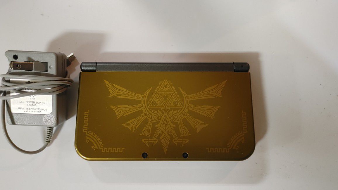 New Nintendo 3ds Hyrule gold edition