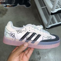 Hello Kitty/Adidas