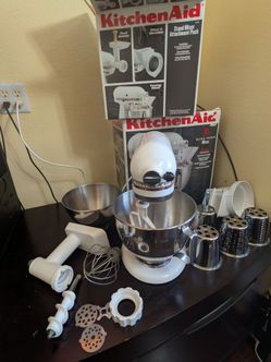 KitchenAid Ultra Power Stand Mixer + Attachments - Works Perfectly