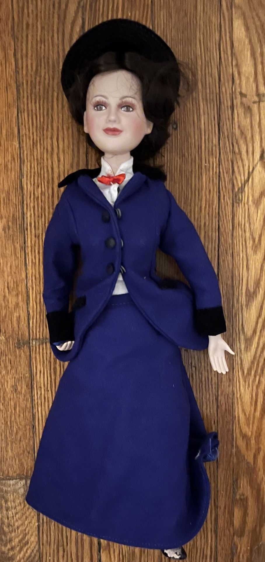 DISNEY'S Mary Poppins 17 Cherry Tree Lane Porcelain Doll