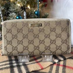 ✨ Authentic Gucci GG Canvas Zip-Around Wallet ✨