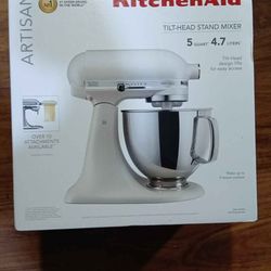 Kitchen Aid Artisan 5 Quart Mixer