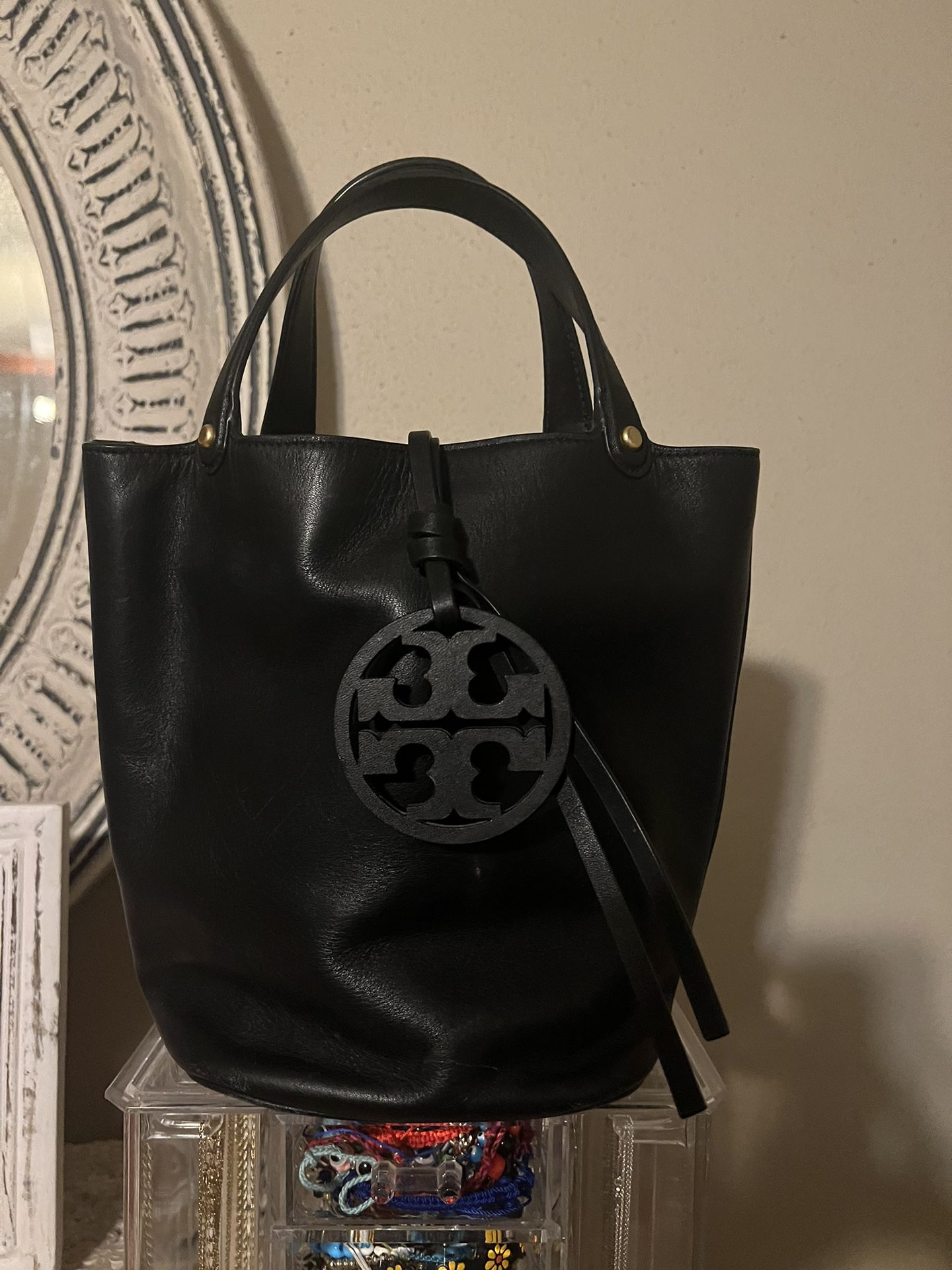 Authentic Tory Burch Miller Bucket Bag for Sale in San Antonio, TX - OfferUp