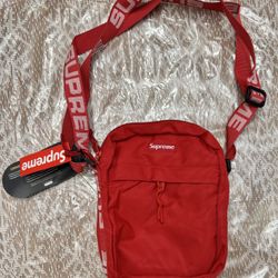 Supreme Shoulder Bag Red Crossbody – New with Tags