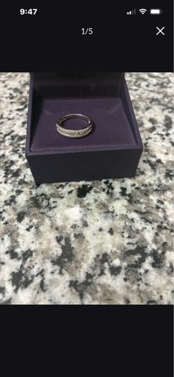 Beautiful white gold and diamond band. Less than 5 months old