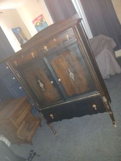 Vintage chest of drawers