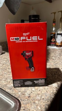 Milwaukee M18 FUEL 18V Lithium-Ion Brushless Cordless 1/4 in. Hex Impact Driver (Tool-Only) New