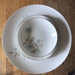 Vintage Meito China Set – Mixed Plates & Bowls (Collector’s Piece)