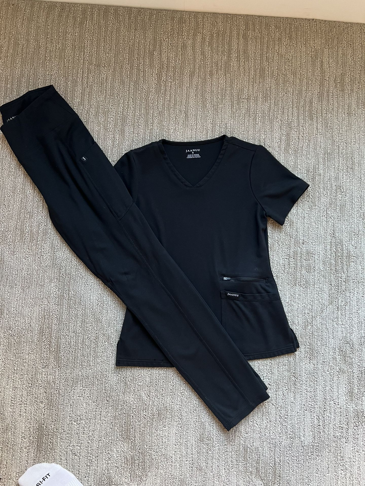 Jaanuu Scrub Set 
