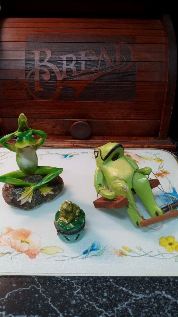 Frog Bundle Hanging Frog Wood On Spring Etc....