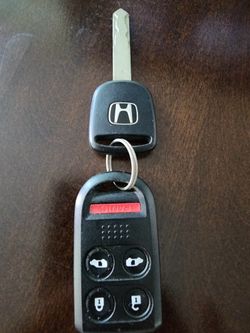 Llave Con Un Control Para Una Honda Odyssey 2004