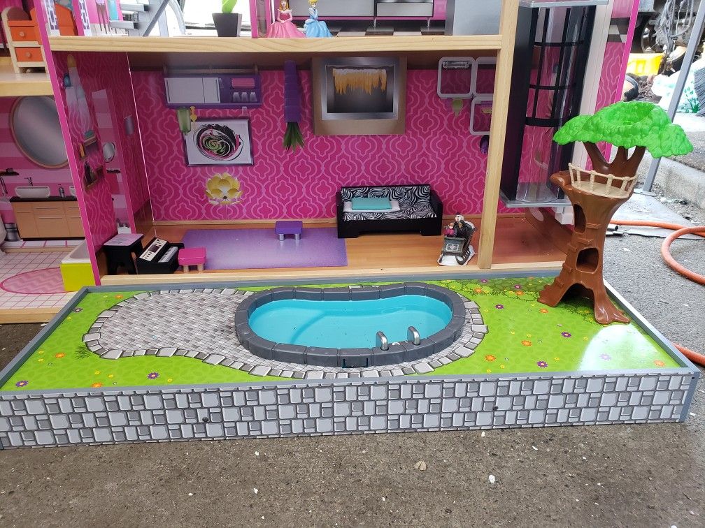 Dollhouse