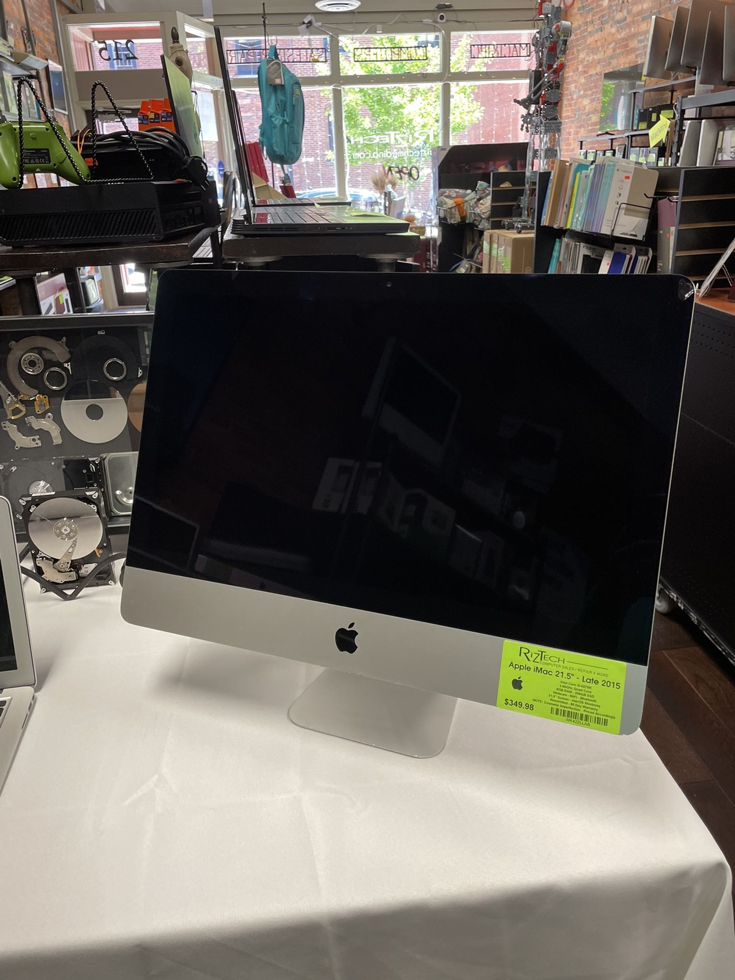 2015 Apple iMac i5 2.80GHz Quad Core 8GB RAM 256GB SSD 21.5” READ DESCRIPTION