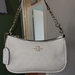 White Coach Purse With Gold Hardware 