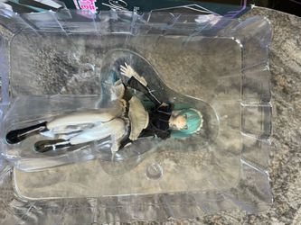 Maid Miku figure