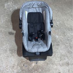 Evenflo Infant Car Seat (like New) 