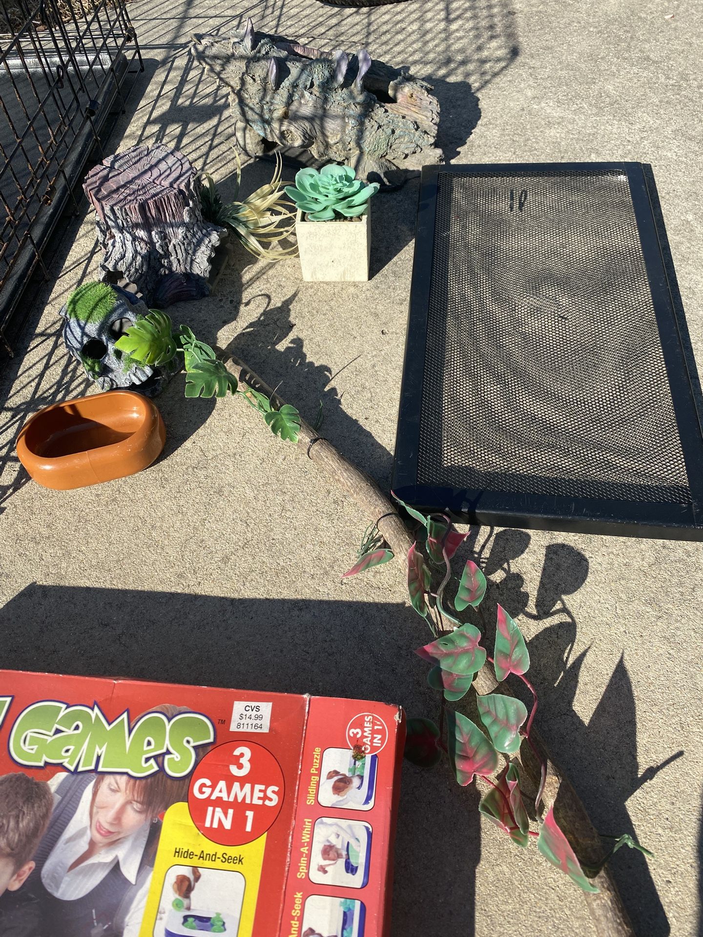 Reptile/fish Hides And Bowls