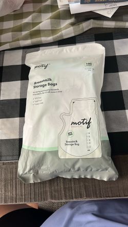 NWT Motif Breastmilk Storage Bags 100 count