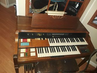 Hammond organ piano