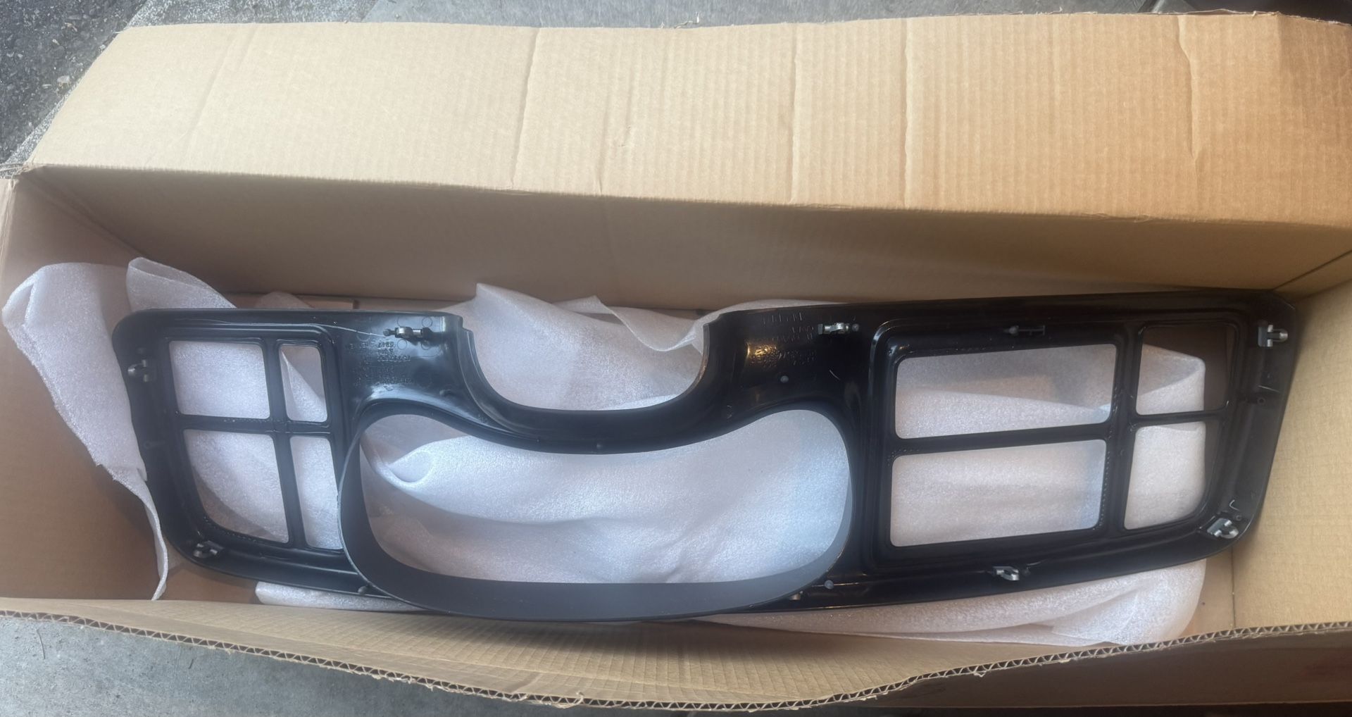 Dash Gauge Cluster Bezel NEW, for 2000-2002 GMC or Silverado 1500