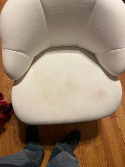 Vanity chair