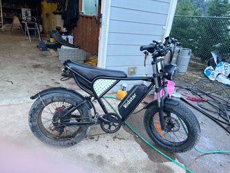 ‘Black Ridstar electric bike