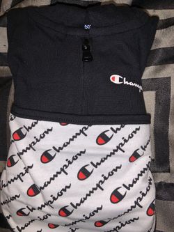 New baby’s onesie / hoodie with bib