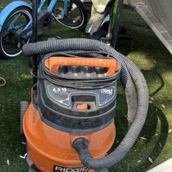RIDGID vaccum