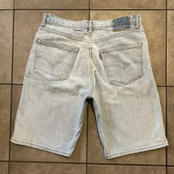 Levi’s Light Wash Denim Jean Shorts 