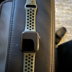 Apple Watch SE Cellular/GPS 45mm