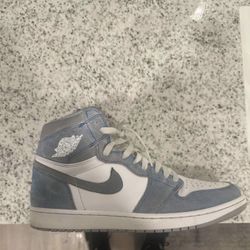 Retro Jordan 1 Hyper Royal