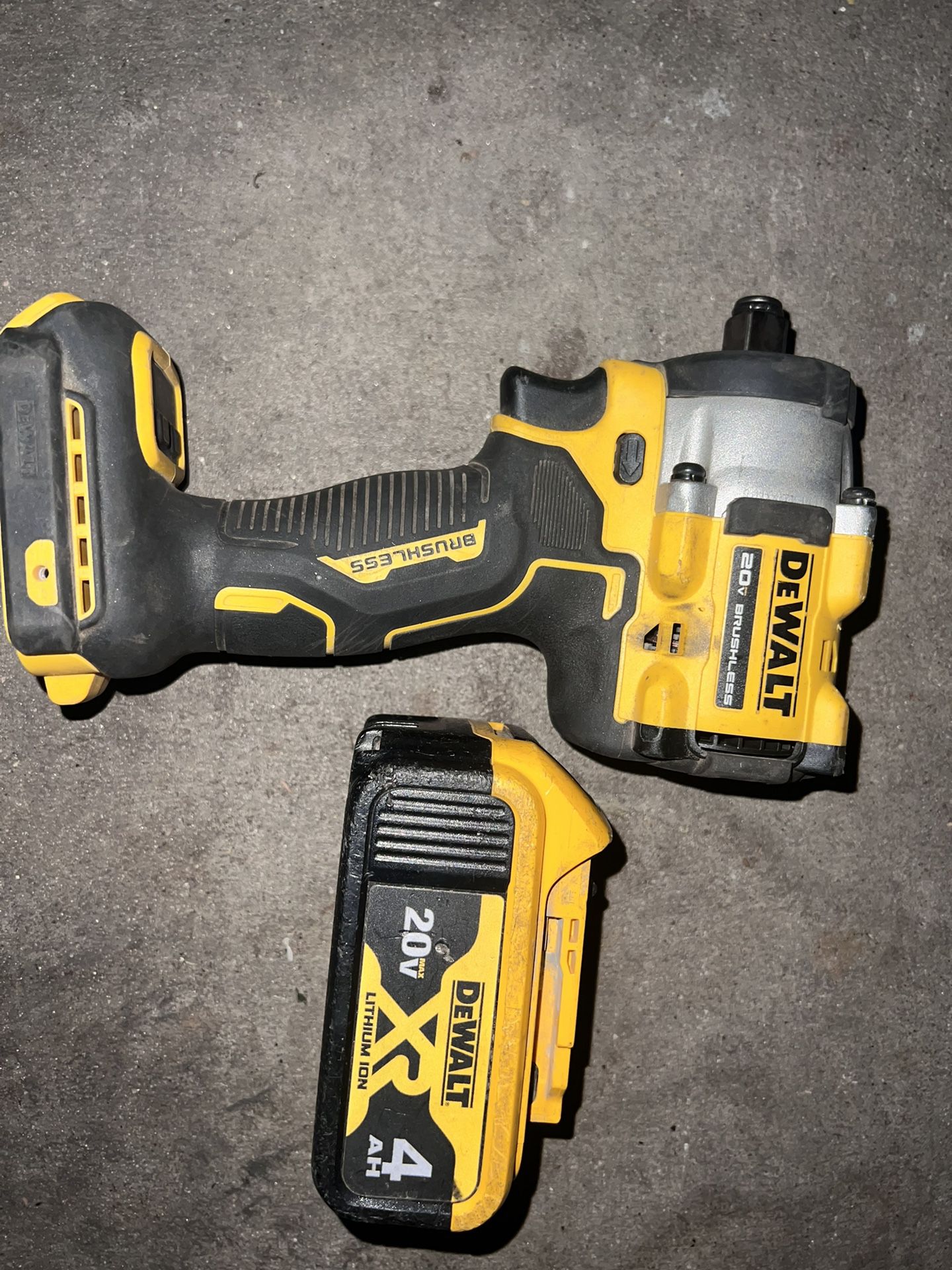 DeWalt 20V MAX ATOMIC 1/2 in. Cordless Brushless Compact Impact Wrench
