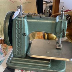 Childs Toy Sewing Machine Best Price