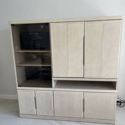 Classic TV Stand - Excellent Condition