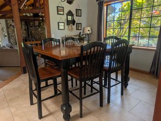 Solid Wood Dining Table & 6 Chairs – Excellent Condition